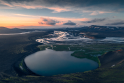 Flusslandschaft im isländischen Hochland