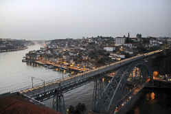 Oporto encendiendose